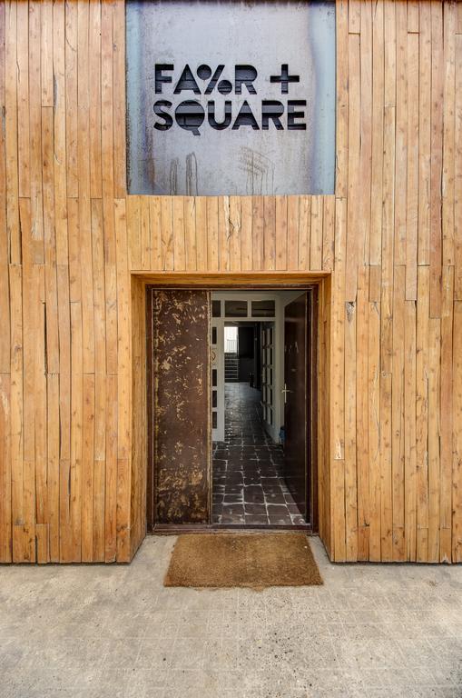 Hostel Fair And Square Belgrado Exterior foto