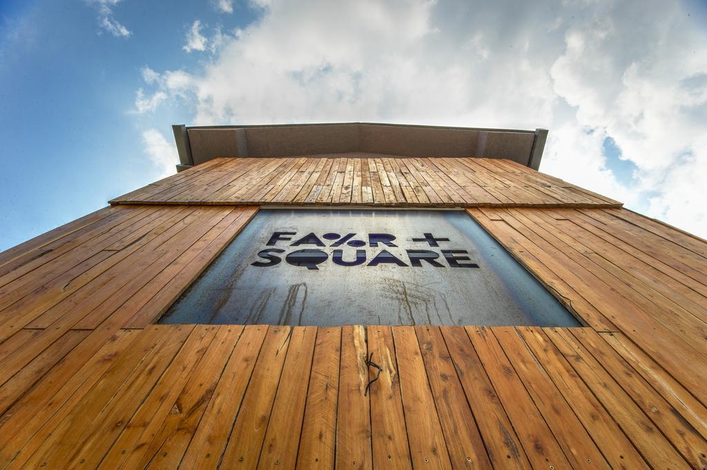 Hostel Fair And Square Belgrado Exterior foto