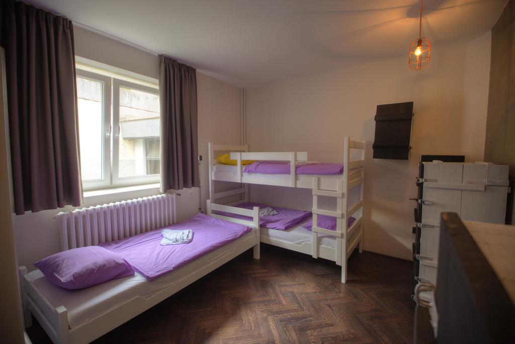 Hostel Fair And Square Belgrado Habitación foto